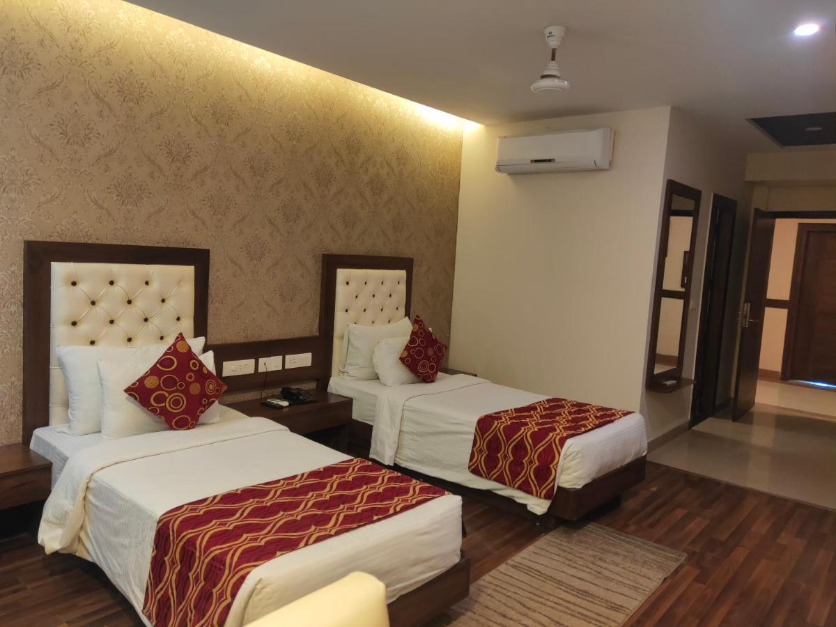 דהראדון Hotel Jsr Continental מראה חיצוני תמונה