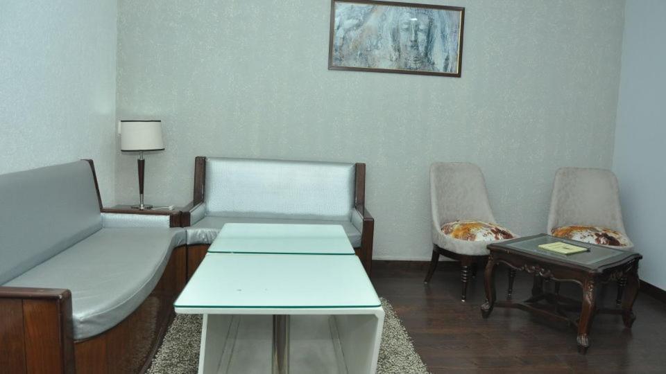 דהראדון Hotel Jsr Continental מראה חיצוני תמונה
