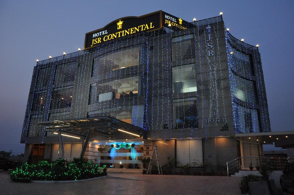 דהראדון Hotel Jsr Continental מראה חיצוני תמונה