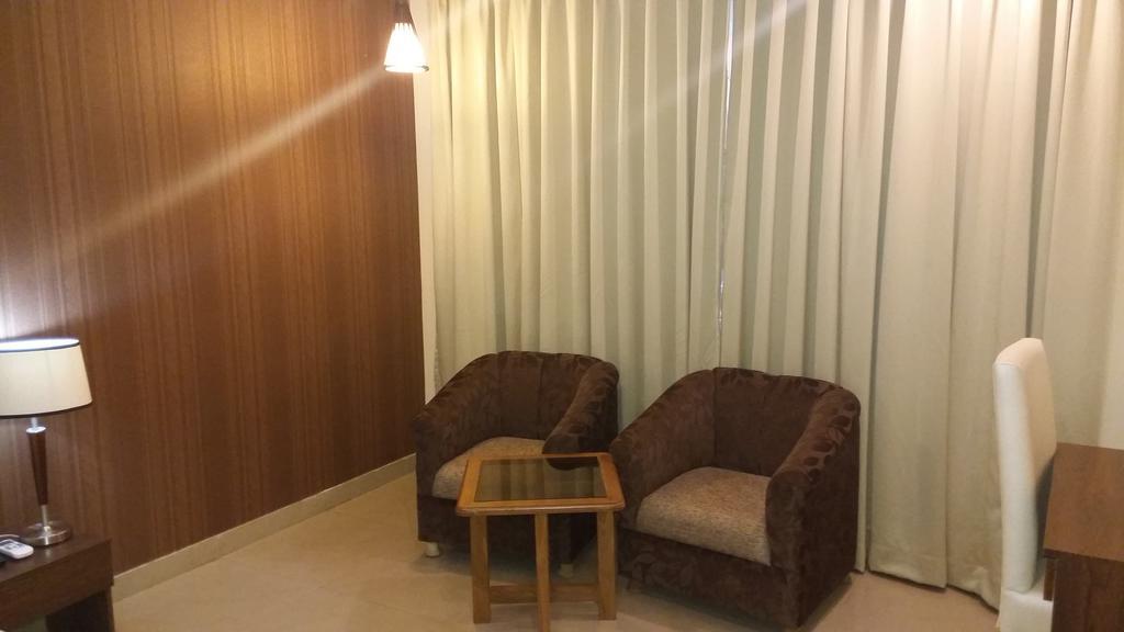 דהראדון Hotel Jsr Continental חדר תמונה