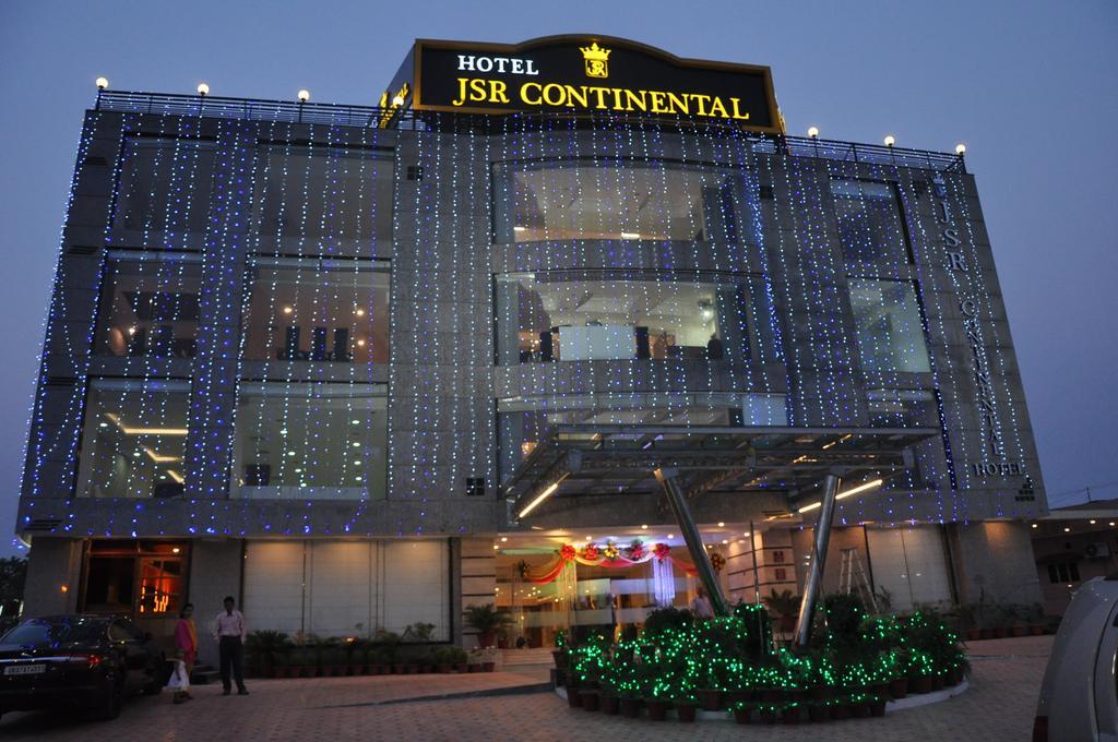 דהראדון Hotel Jsr Continental מראה חיצוני תמונה