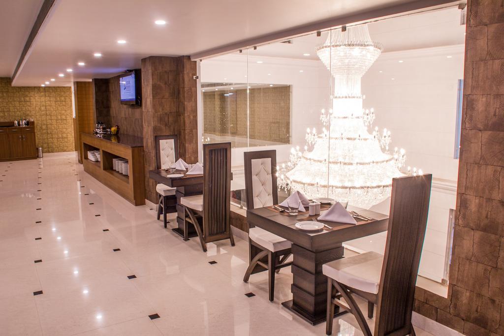 דהראדון Hotel Jsr Continental מראה חיצוני תמונה