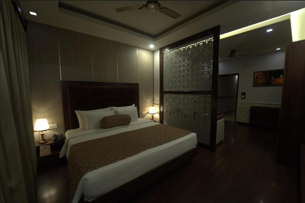 דהראדון Hotel Jsr Continental מראה חיצוני תמונה