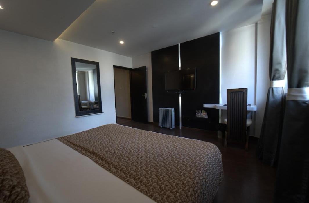 דהראדון Hotel Jsr Continental מראה חיצוני תמונה