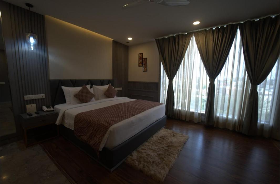דהראדון Hotel Jsr Continental מראה חיצוני תמונה
