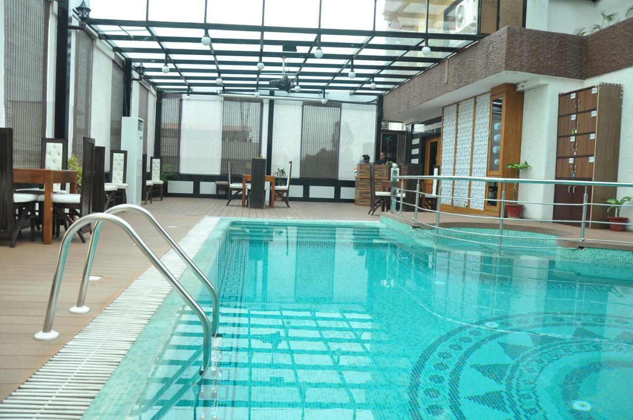דהראדון Hotel Jsr Continental מראה חיצוני תמונה