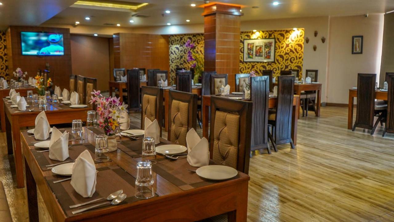 דהראדון Hotel Jsr Continental מראה חיצוני תמונה