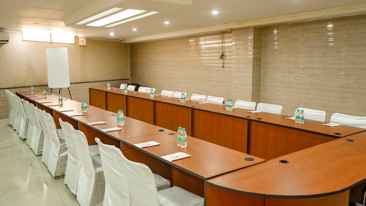 דהראדון Hotel Jsr Continental מראה חיצוני תמונה